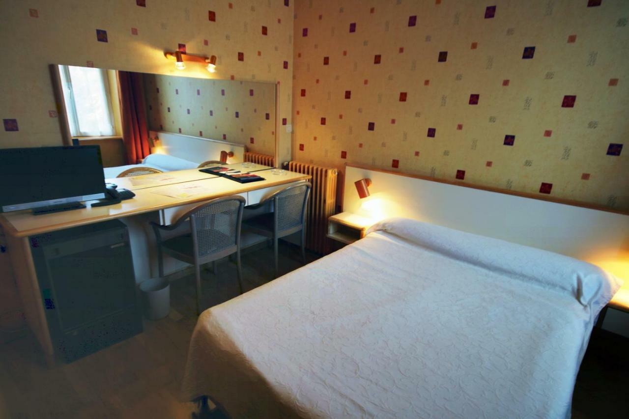 Les Messageries Hotel Saint-Flour  Værelse billede